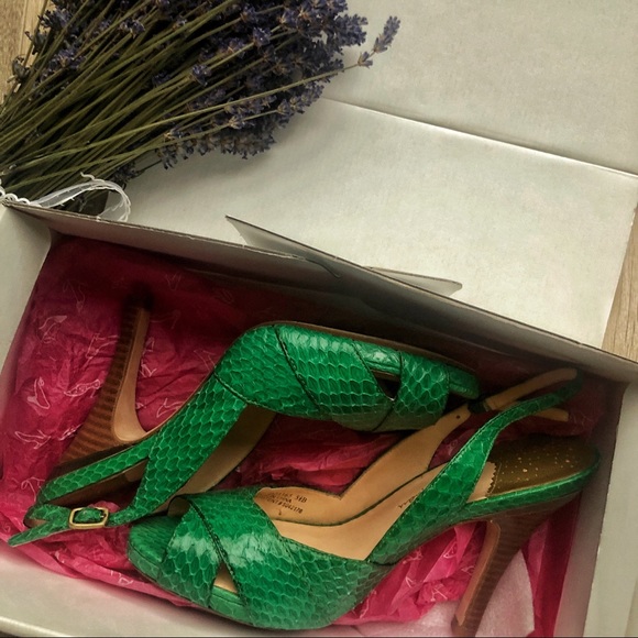 Green Snakeskin Cole Haan Heels - Picture 2 of 2